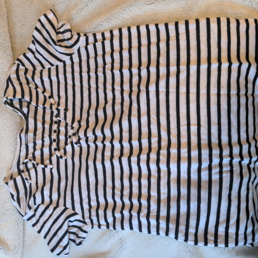 Like new old navy tee